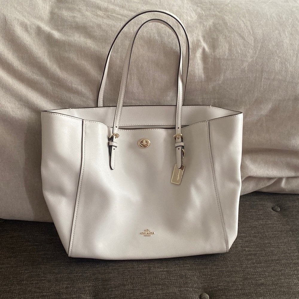 Never worn pearly white Coach bag